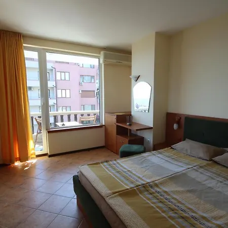 Continental Хотел 2*