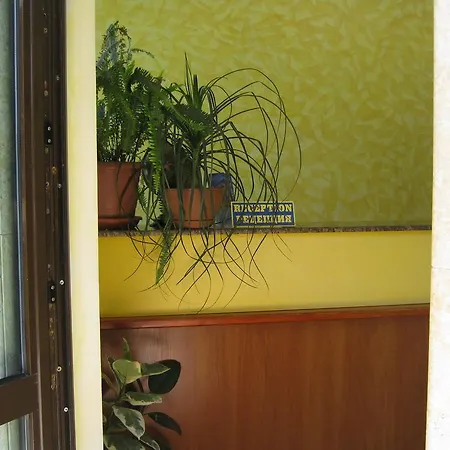 Хотел Continental 2*